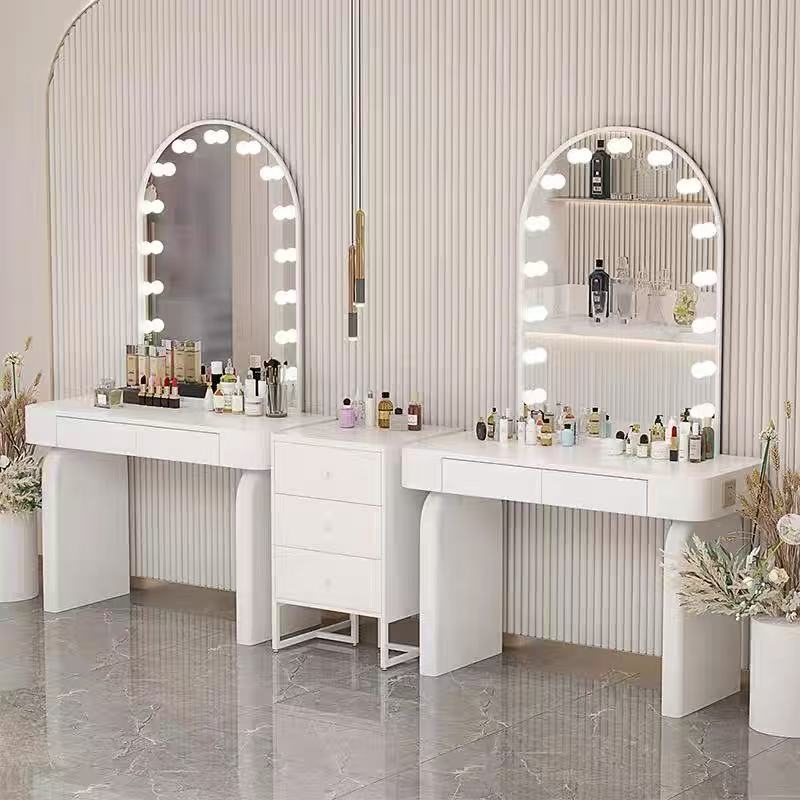 Meja Rias Profesional Cream Wi - Beauty Makeup Training ulasan dan harga