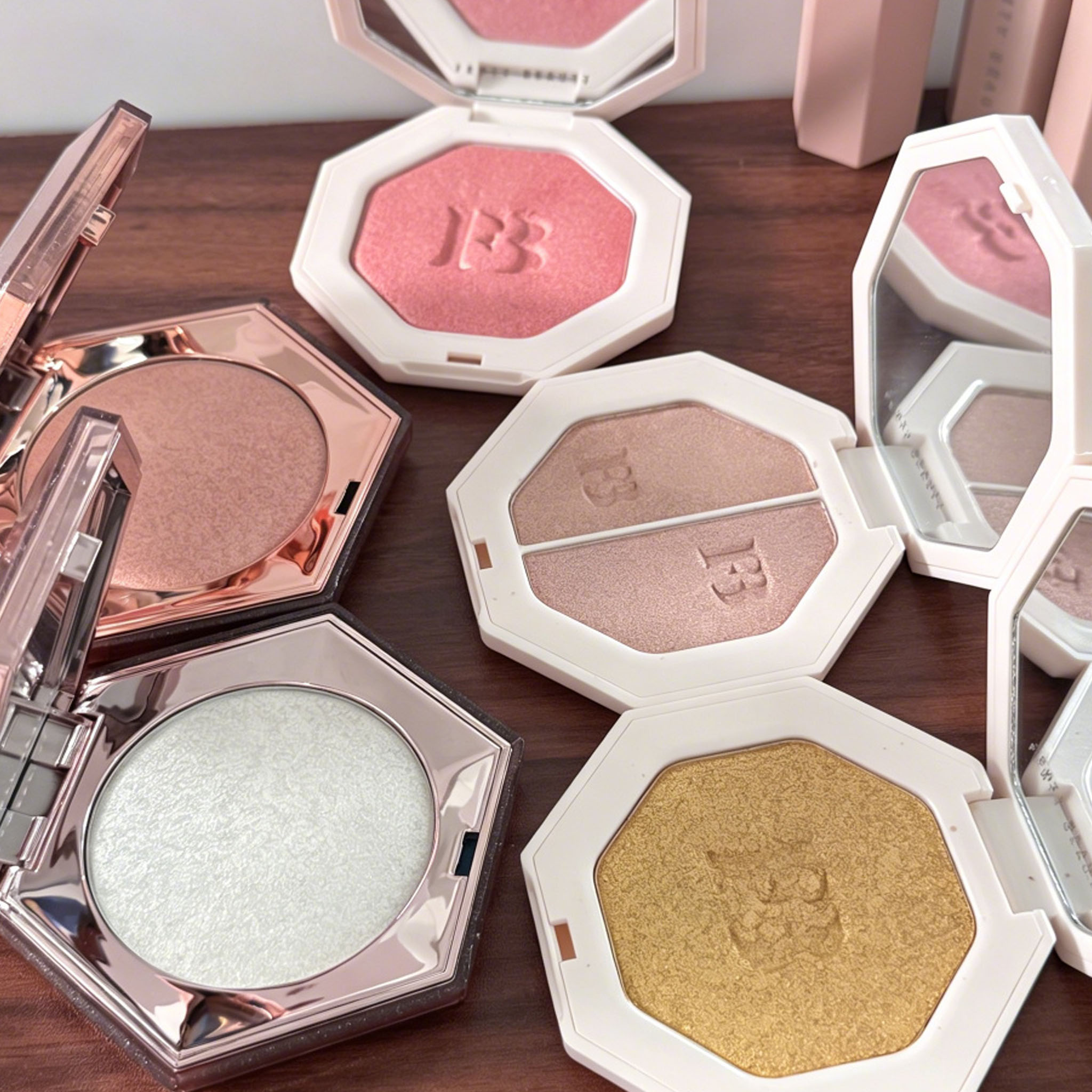 Produk Terlaris Fenty Beauty M - Fenty Beauty Makeup Highlighter ulasan dan harga